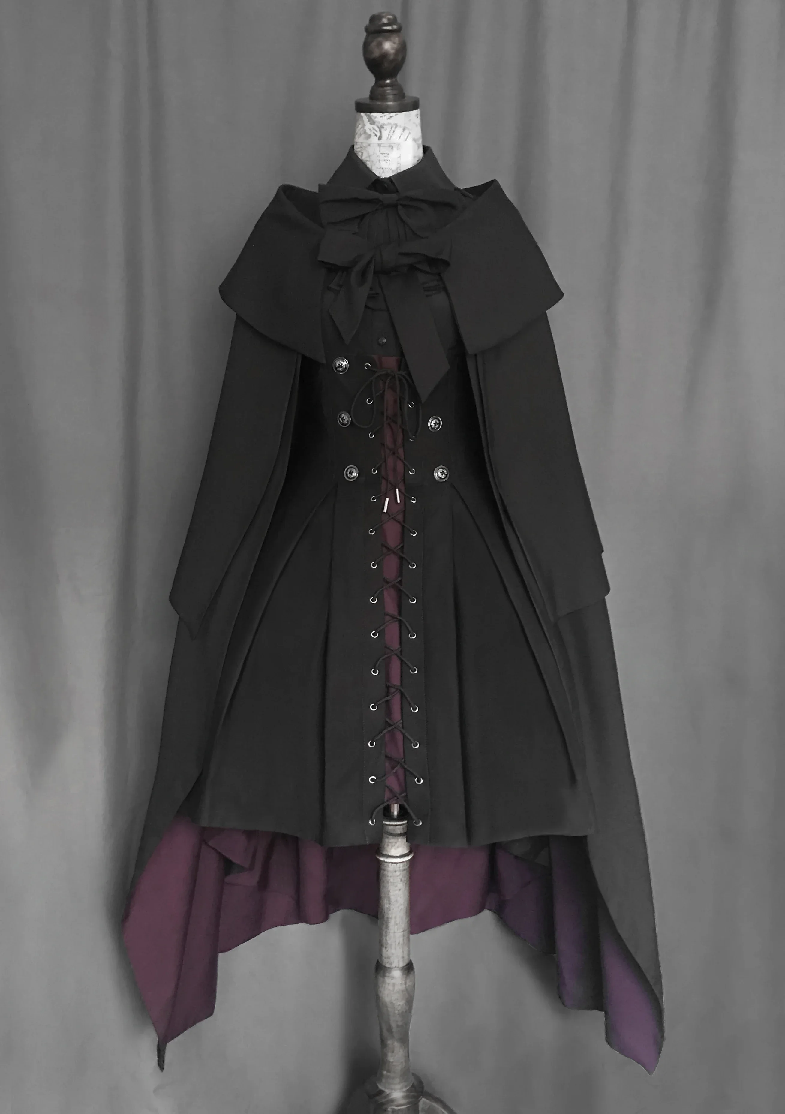 

Gothic Lolita Vintage Cape Military Style Cross Regression Millennium Mission Commuting Military Uniform