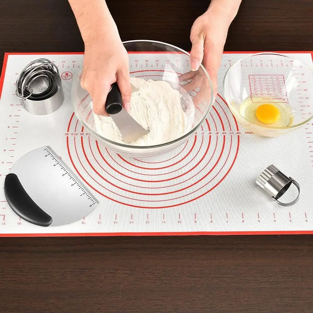 5-Piece Pastry and Biscuit Cutting Set with Silicone Mat and Stainless Steel Blender