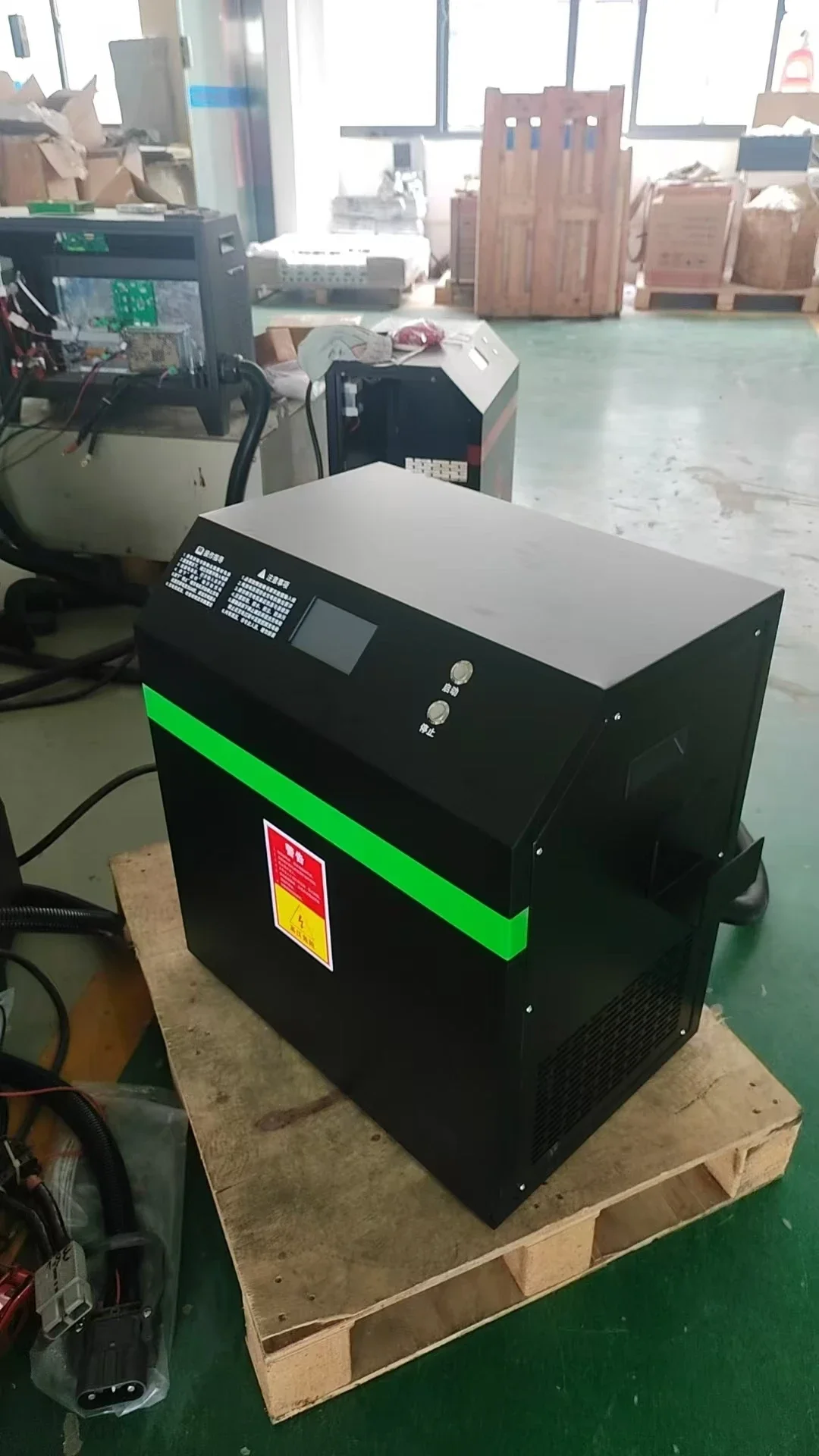 

Заводское зарядное устройство для литиевых батарей для электрических вилочных погрузчиков