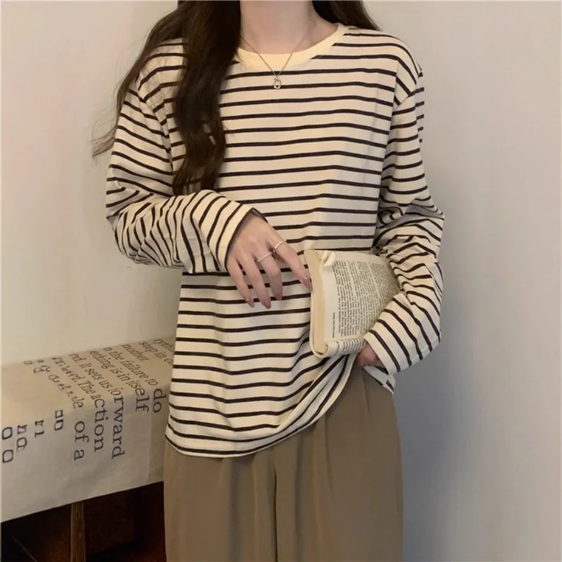 Damen Herbstmode Rundhals Langarm Gestreiftes T-Shirt Mädchen Studentin Locker Geschnittenes Schlankes Gestreiftes Oberteil Damen Lässiges Langarmshirt