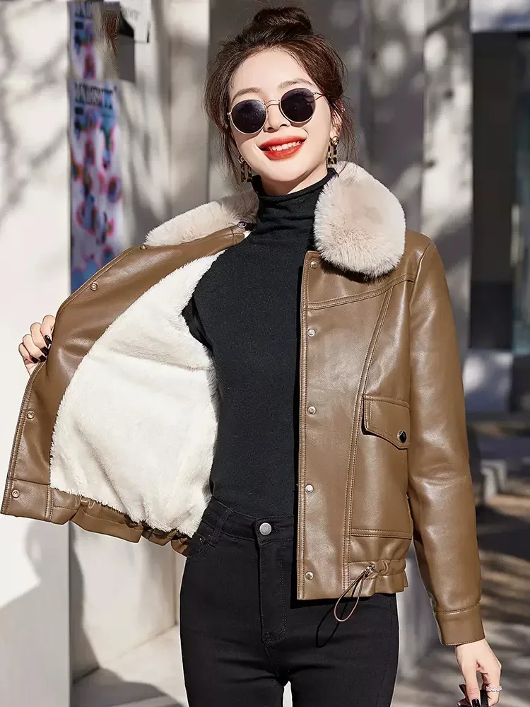 Nuove donne più fodera in velluto giacca in pelle autunno inverno moda Casual collo di pelliccia sciolto addensare caldo cappotto di pelle femminile