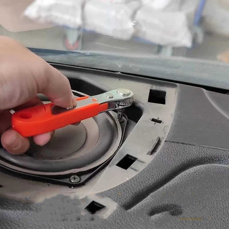 

Автомобильная двусторонняя многофункциональная отвертка с храповым механизмом, отвертка с обратным локтевым пространством, ключ для автомобиля Hyundai Volvo