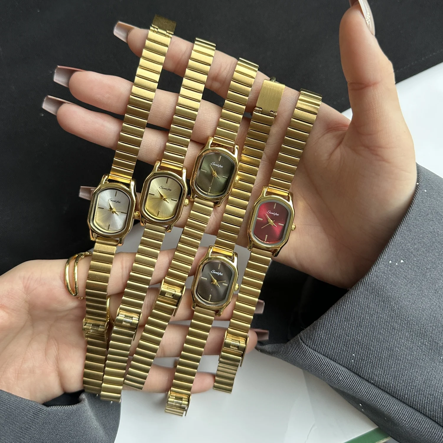 

SUNLIFEX брендовые женские часы из нержавеющей стали с регулируемым ремешком, золотые кварцевые часы, простые женские наручные часы с квадратным циферблатом
