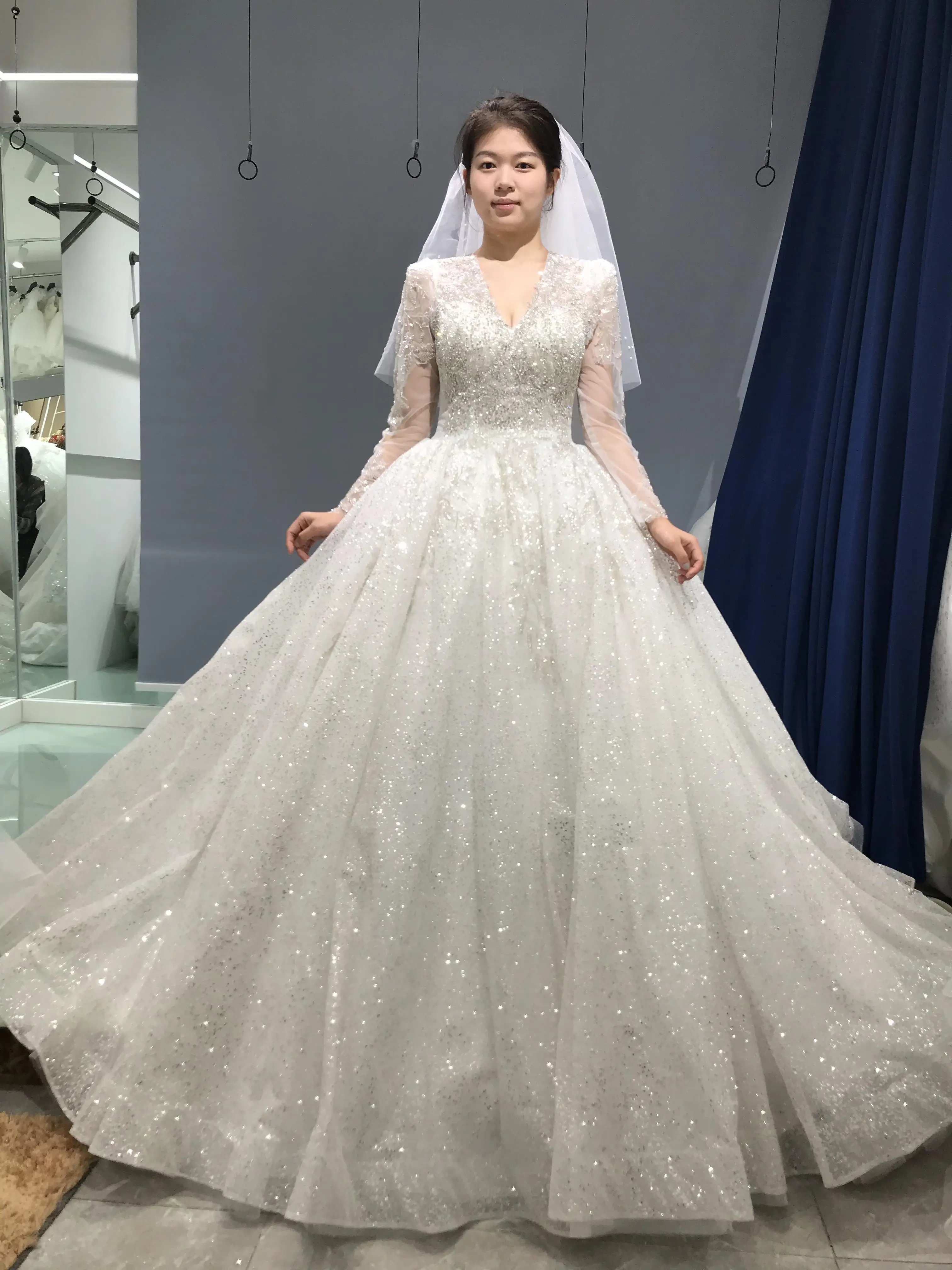 Kisswhite-Robe de Mariée à Col Rond et Manches Courtes, Tenue de Bal à Paillettes Bouffantes, Vêtement de Princesse avec Traîne Longue, Collection Xlove