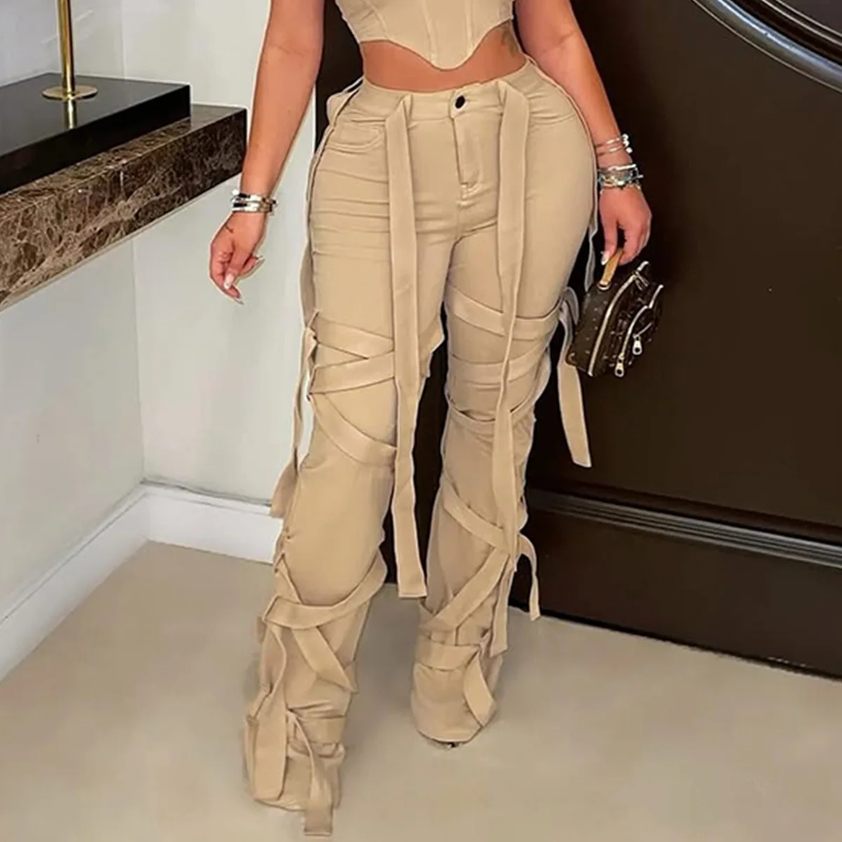 กางเกงขายาวผู้หญิงทรงตรงเอวกลาง ผ้าเรียบ มีกระเป๋า แต่งเชือกผูก กระดุม ซิปยาว  สไตล์ลำลอง สตรีทแวร์  ฤดูใบไม้ร่วง 2025