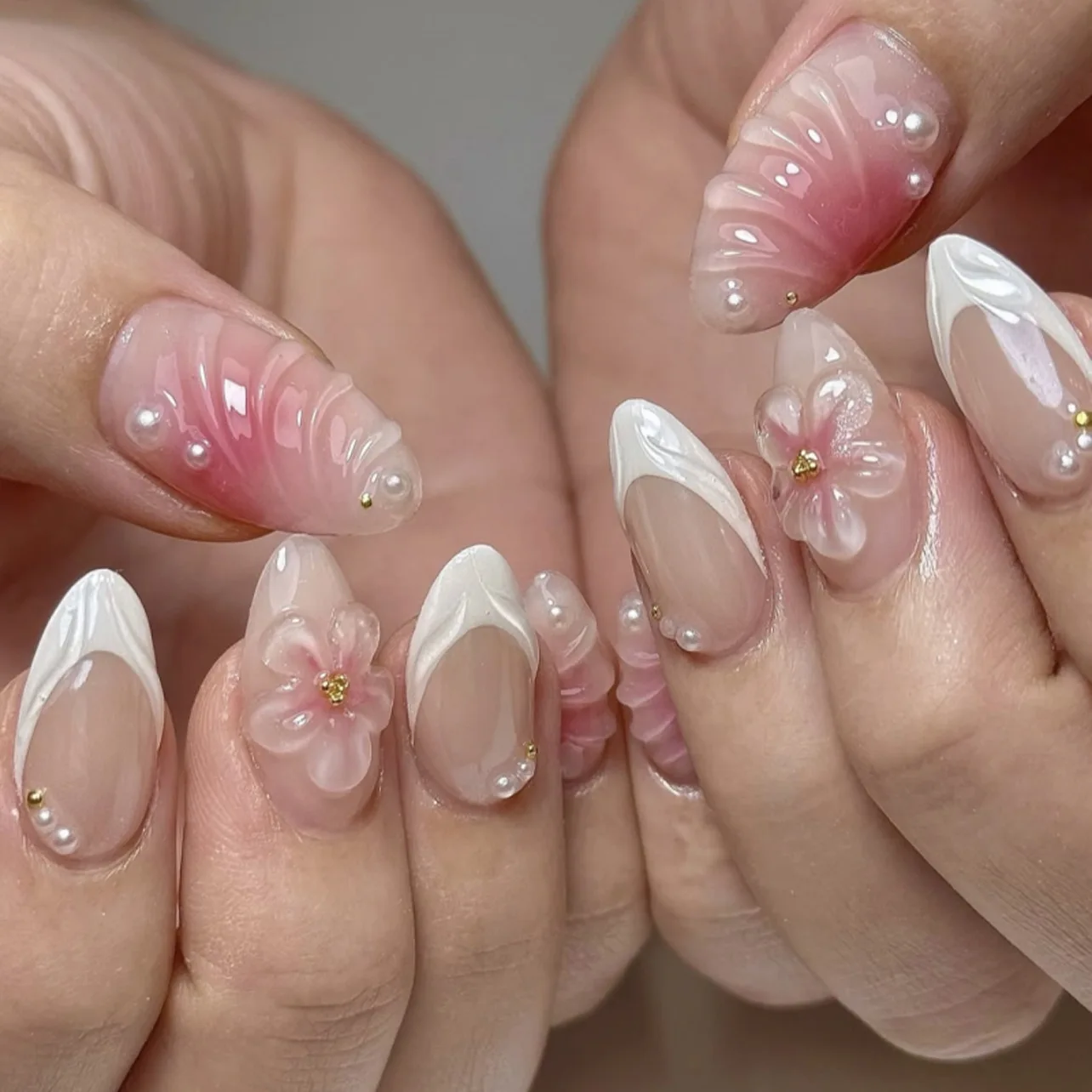 

24Pcs 3D Flowers Acrylic French Nails with Jelly Glue Pink Gradient Sweet for Girls Reusable Wearing Short Almond Manicure Nails