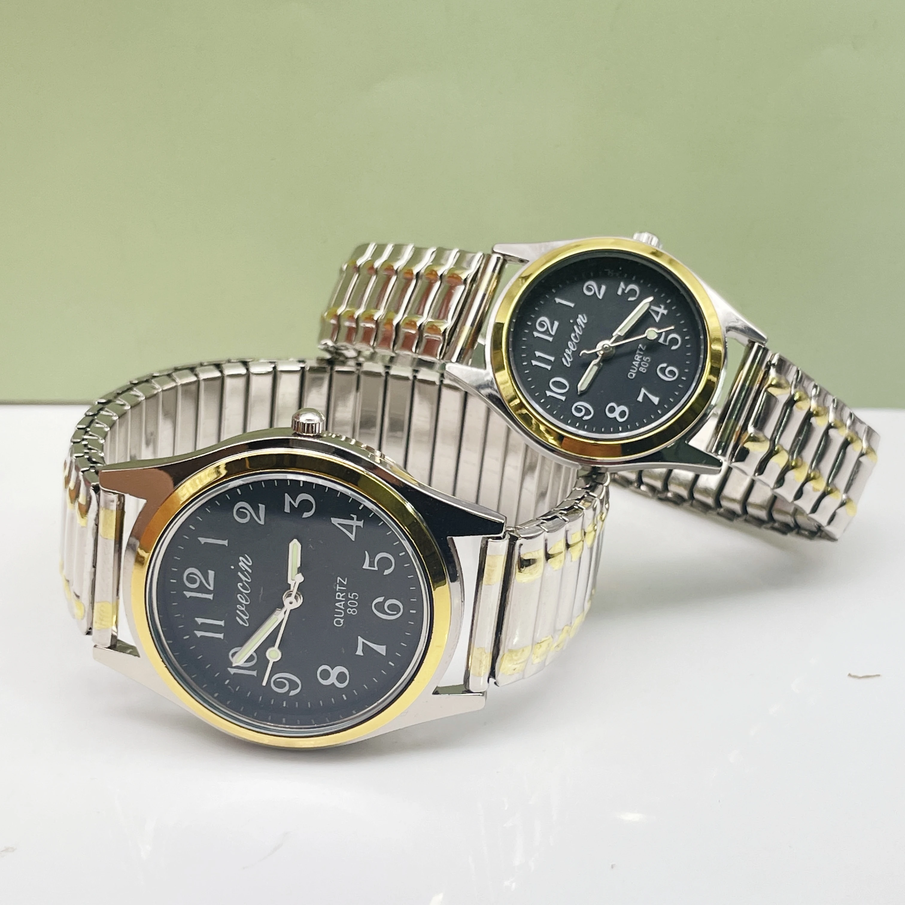 

Business Sports Alloy Elastic Strap Glow-In-The-Dark Couple Fashion Quartz Watch for Men and Women