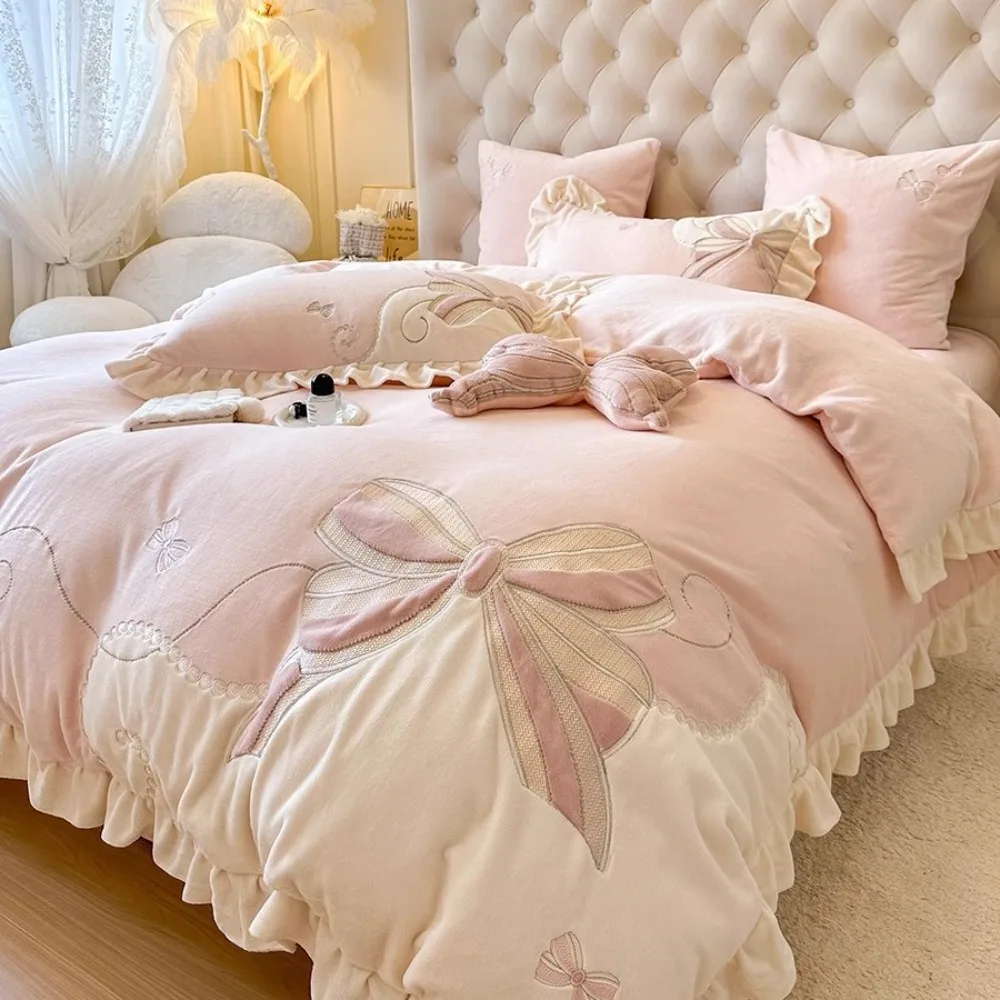 French Girl Heart Romantic Thickened Milk Fleece Four-piece Set Warm Flannel Fleece Quilt Cover Bed Sheet Pillowcase Bedding Set