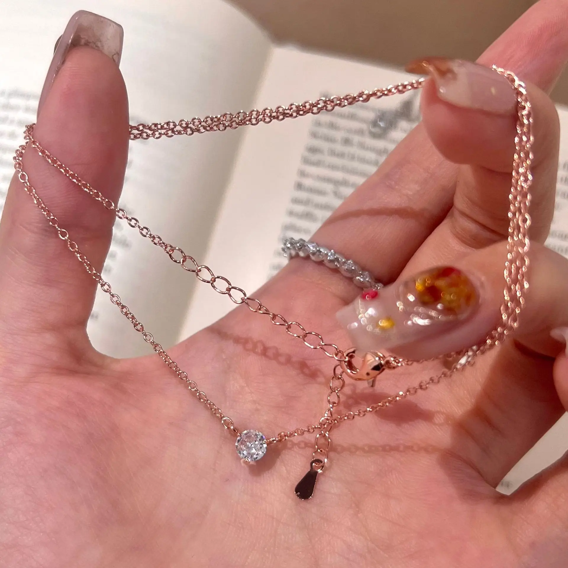 Light luxury retro high-end single inlaid round diamond necklace simple layering style exquisite collar chain party jewelry