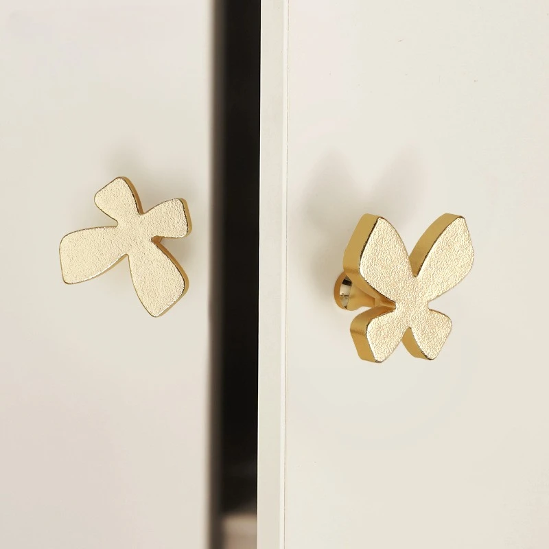 European-style creative and personalized butterfly-shaped handrails Brass material cabinet door handles universal type of handle