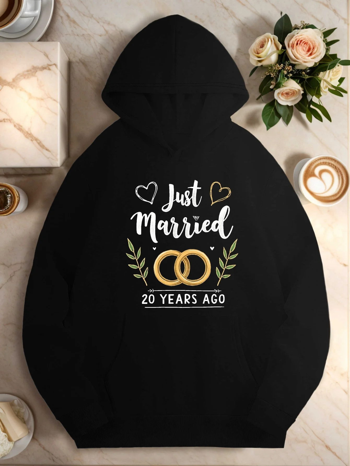 

"Married" 20-year anniversary hoodie - A casual pullover sweatshirt with heart-shaped and ring designs, suitable for casual wear