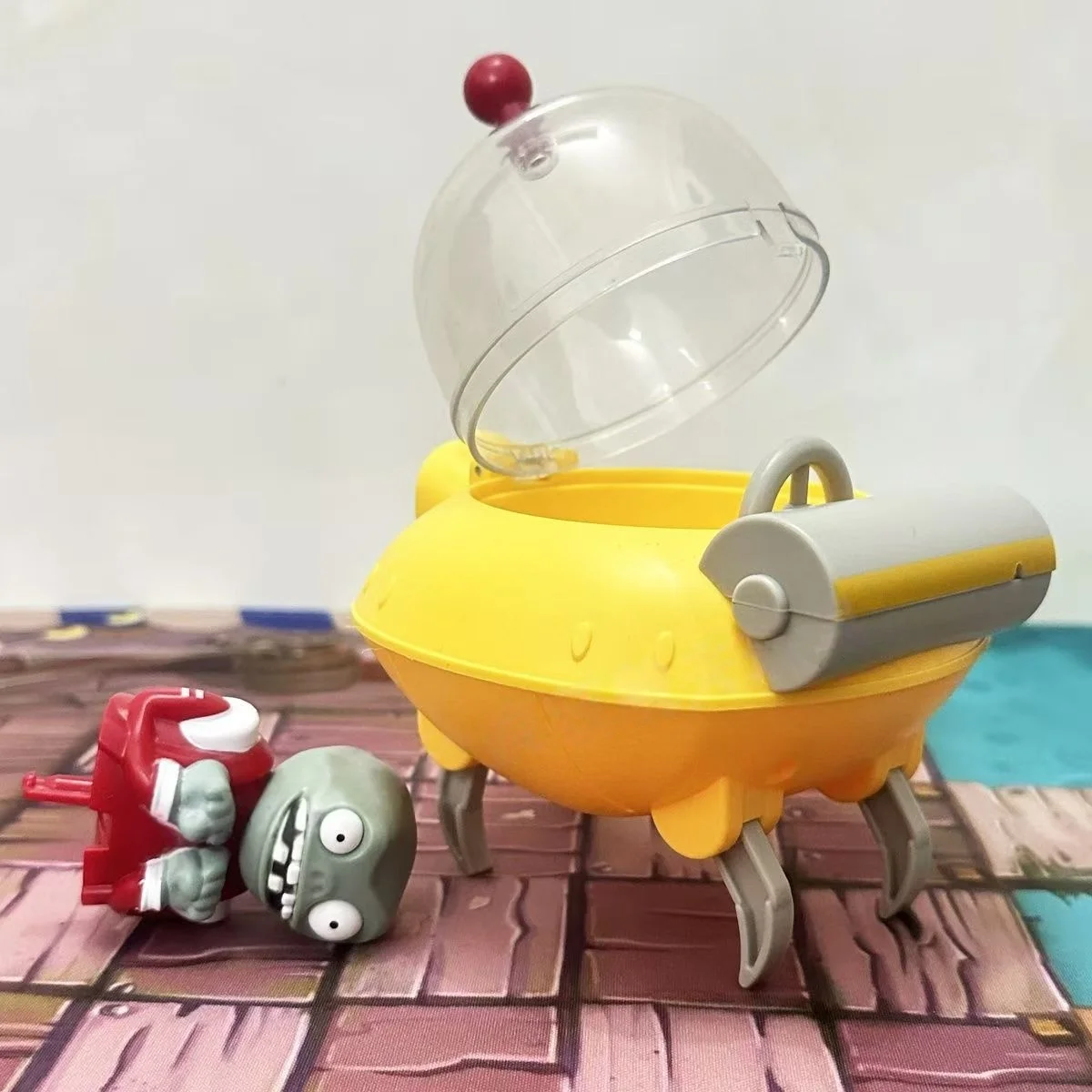 

A showdown between anime-style plant characters and zombie doll models as children's gifts