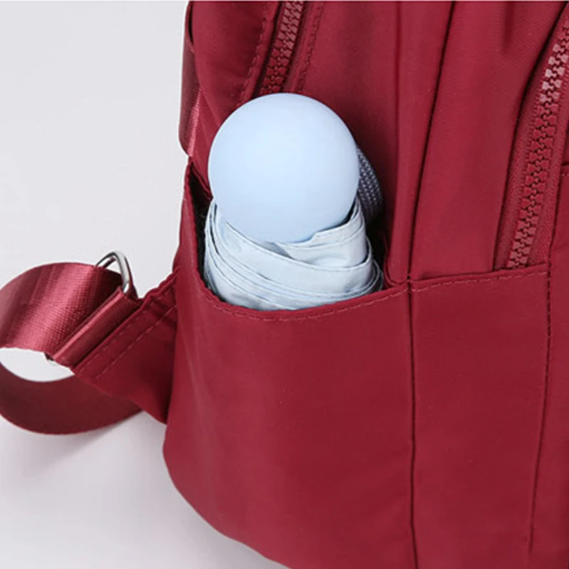 Schwarzbrauner klassischer kleiner Rucksack mit Gittermuster, mehrere Reißverschlusstaschen, lässiger modischer Tagesrucksack für Handy, Kosmetikartikel – Detail 4