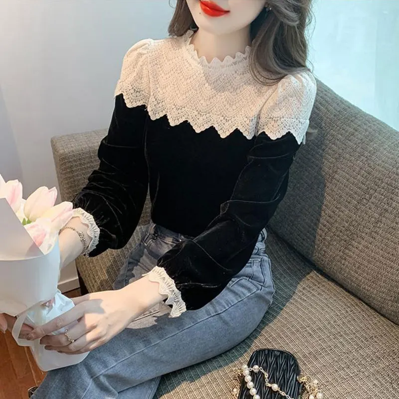 Lace Wave Patchwork Vintage Shirt Fashion Female Clothing French Style Elegant Long Sleeve Autumn Winter All-match Velvet Blouse