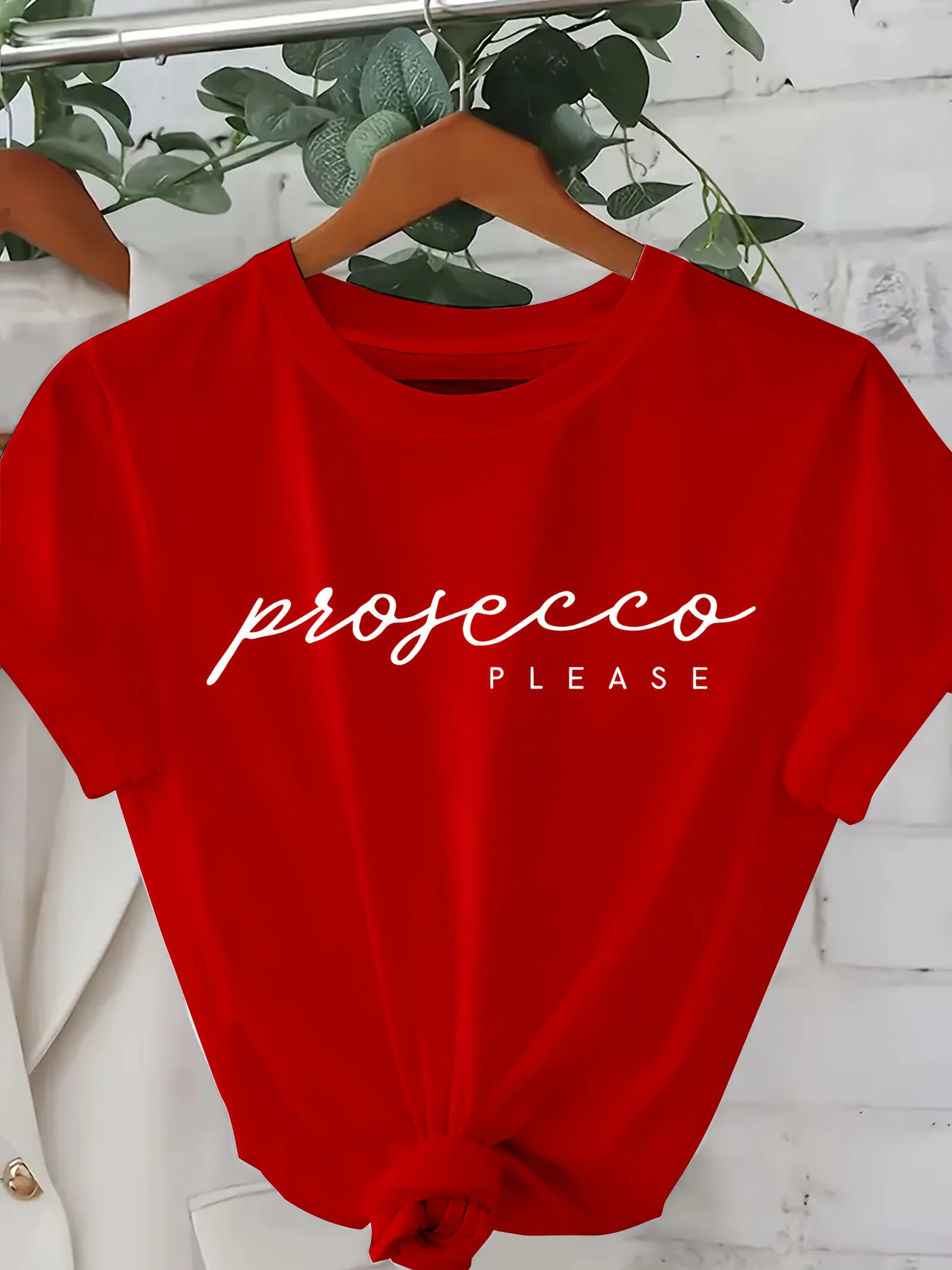 เสื้อยืดแฟชั่นสไตล์ฮาราจูกุ คาวาอี้ ลายกราฟิก สำหรับผู้หญิง สวมใส่สบายในฤดูใบไม้ผลิและฤดูร้อน เสื้อผ้าสไตล์โปรเซคโก้  เสื้อผ้าผู้หญิงสไตล์ Y2K