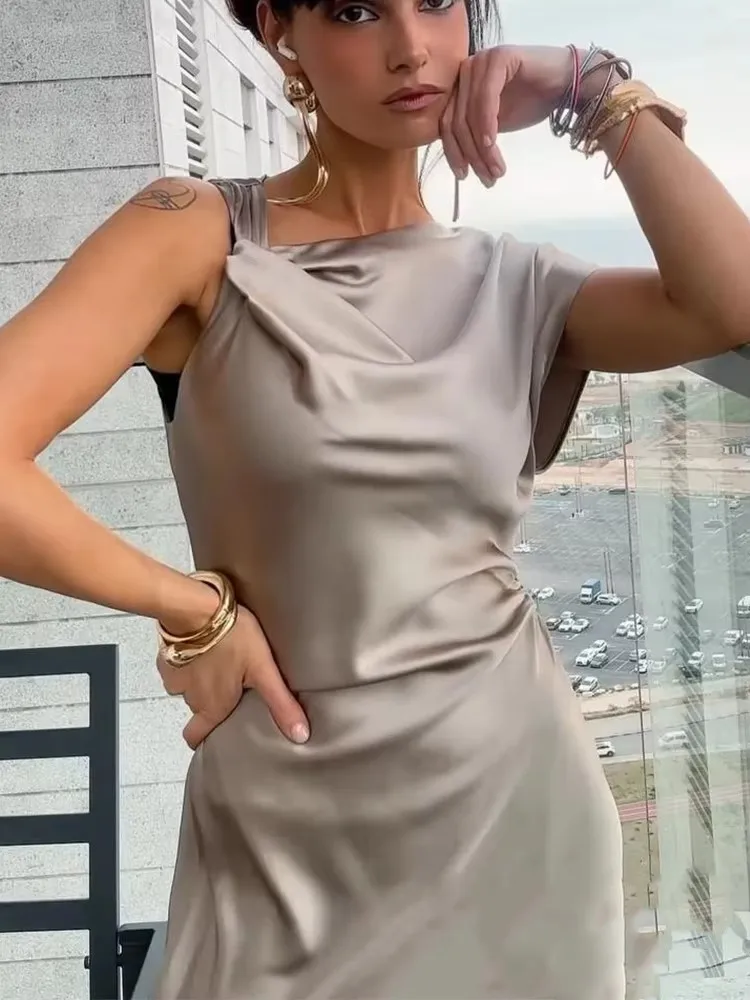 فستان أنيق من الساتان للنساء موضة مطوي مثير بدون أكمام فساتين طويلة 2025 صيف جديد عتيق سادة نحيف للحفلات المسائية