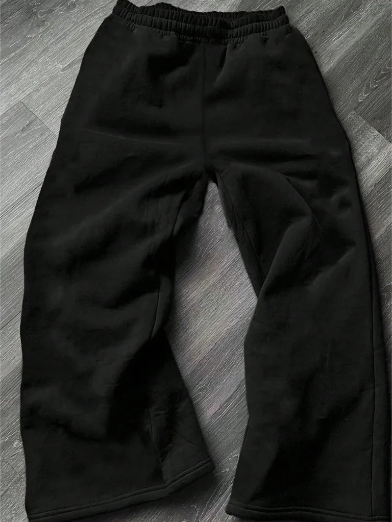 Hot-selling high street hip-hop casual pants. Men's Harajuku Y2K fall/winter style ultra-cool loose straight pants.