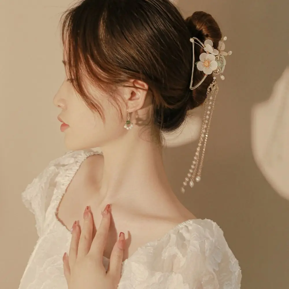 Pearls Tassel Retro Flower Hair Clip Elegant Butterfly Chinese Style Metal Hair Claw Alloy Ancient Style Hanfu Hair Claw Girls