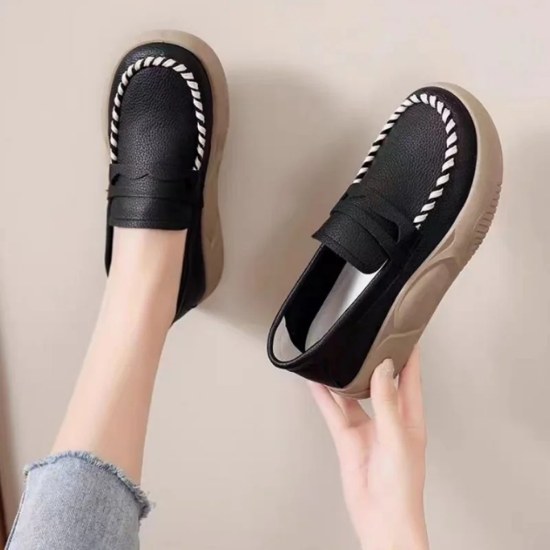 Vrouwen Comfort Slip-on Casual Schoen Zachte Mid Hak Vrijetijdssneakers Moeder Dagelijks Wandelen Loopschoenen Meisjes Mode Mocassins