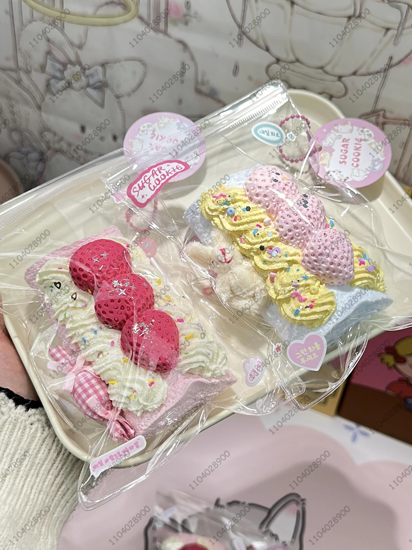 イチゴスイスロールタバスクイーズマカロンカラースクリームケーキロールスクイーズトイもちトイ抗ストレスリリースハンドリラックスギフトトイ