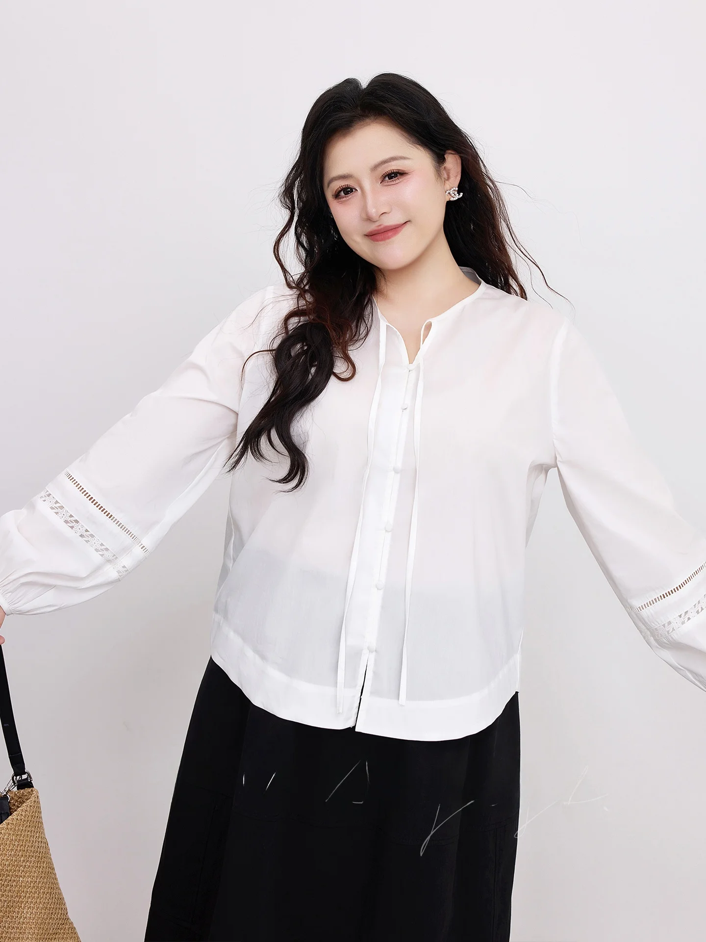 

Ladies plus Size round Ne irt Design Sense Hollow out Knot Spring New Sle Casual Loose Fit Long Sve Casual irt