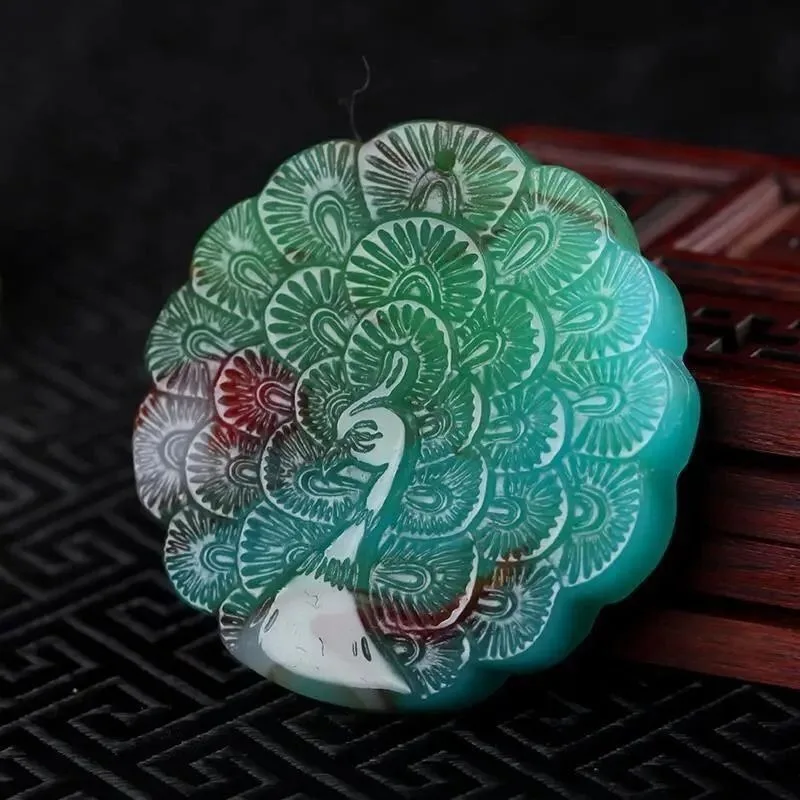 

New High-ice Colored Jade Peacock Pendant, Men's and Women's Fashion Versatile Necklace