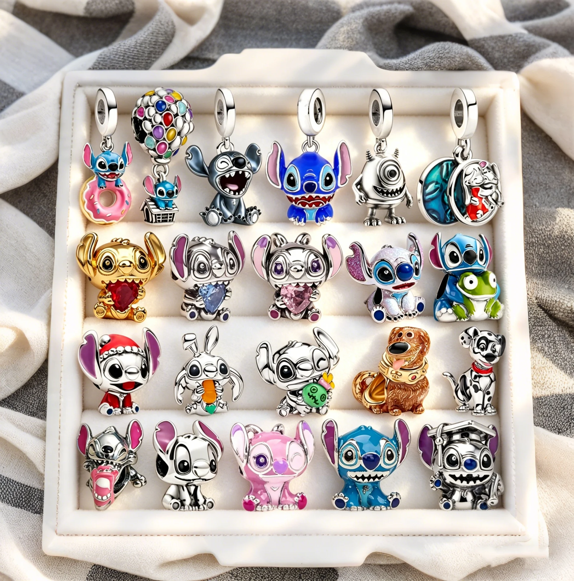 Nouveauté 2026 : Breloques scintillantes DIY pour bijoux, motif Stitch Dalmatien aux grands yeux, compatibles avec les bracelets et colliers originaux en forme de serpent