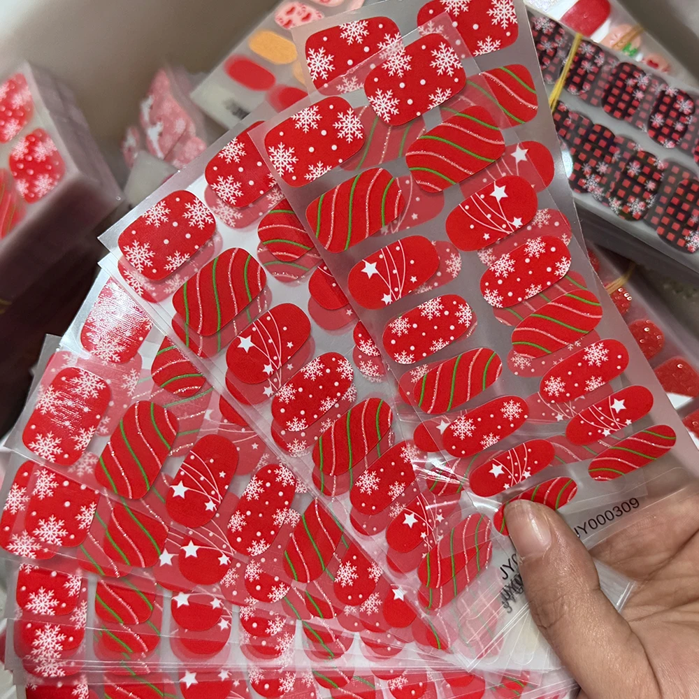 16種類のクリスマスベーキング不要ネイルポリッシュステッカー、3D雪の結晶、クリスマスツリー、グリッターネイルラップデカール、新年マニキュアデコレーション