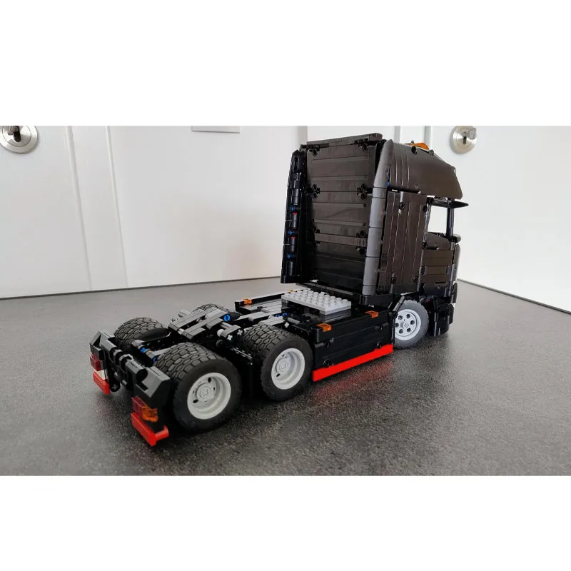 Building Block Model MOC-182666 Street Transport Flat-Front Semi-Trailer Truck 1077 Parts Birthday Christmas Custom Toy Gift