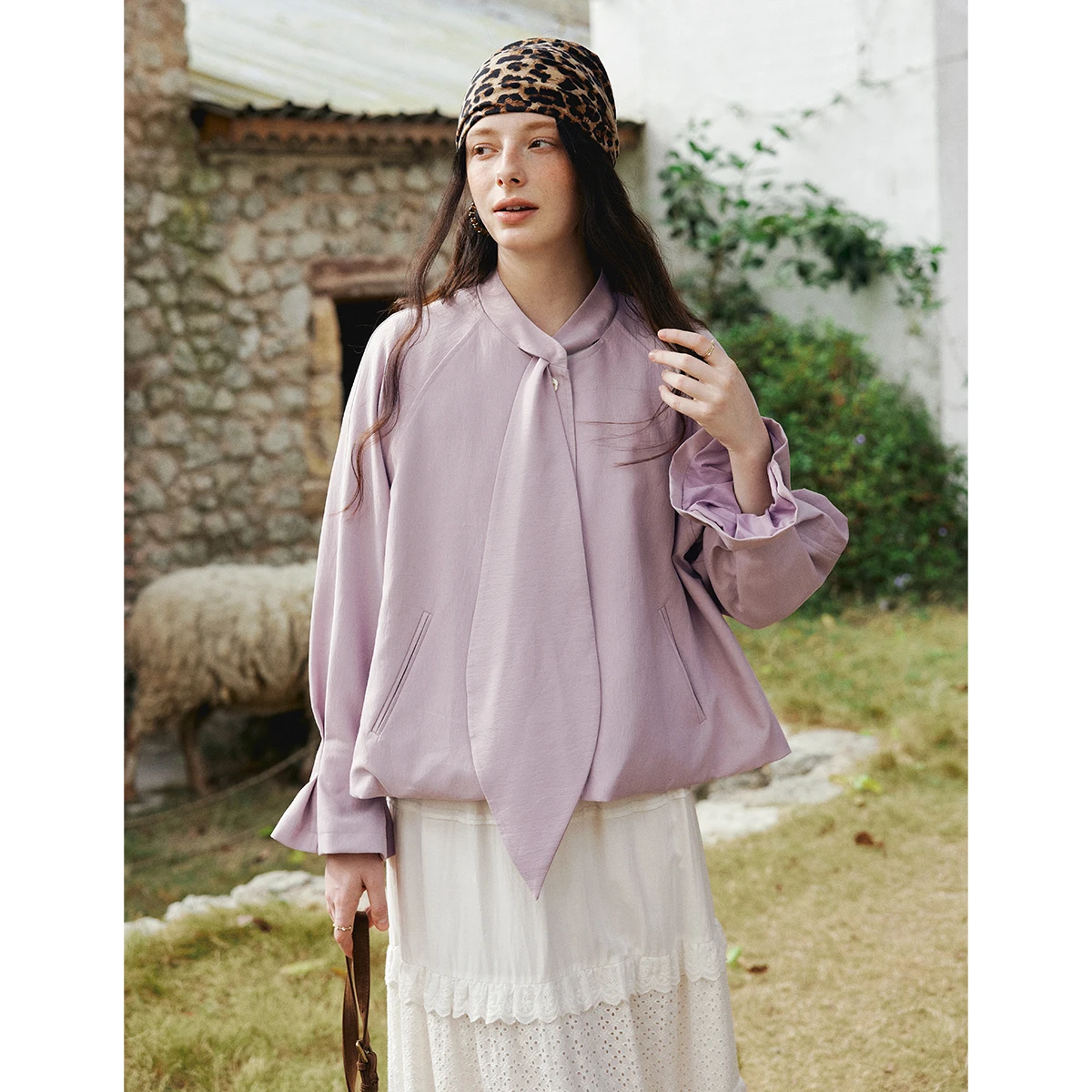 OLrain 女性用スポーツジャケット スタンドタイ フロントネック ルーズ レディース ショートコート 春 2026 エレガント プリーツスリーブ トップス GO58CW003008