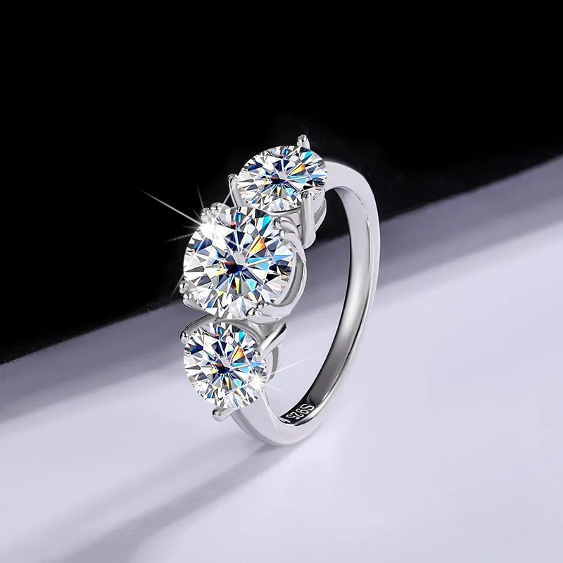 Women's 4 Carat Moissanite Ring, PT950 Platinum Band, Emerald Cut, Fashion Light Luxury Wedding Jewelry