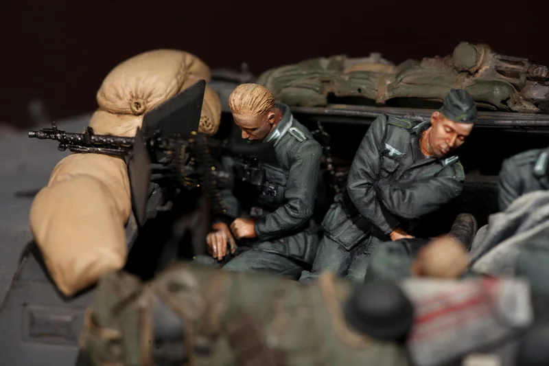 1/35 model kit resin kit   Resting soldiers (6 people)