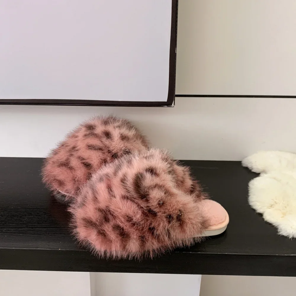 Damen Warme Hausschuhe Plüsch Leopardenfell Flauschige Pantoffeln Große Größen Geschlossene Zehenpartie Flache Sandalen Weiche Bequeme Schuhe für Frauen – Detail 36