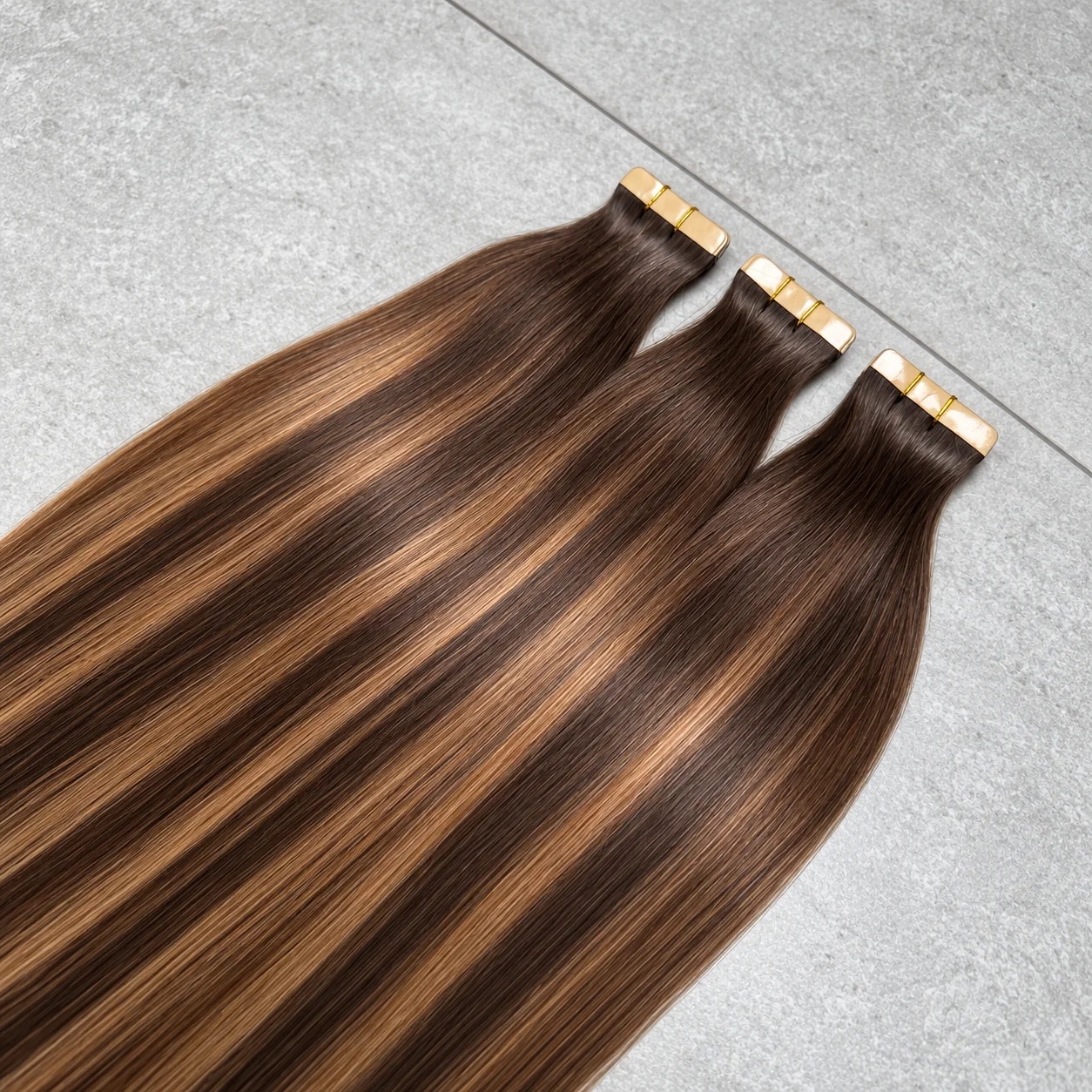 21Pcs/Pack T26P2# Tape in Hair Extensions Human Hair Dark Brown To Chestnut Brown Highlight Ombre Seamless Invisible Straight Hair Natural Brazilian Skin Weft Tape PU Pure Hair 16-24 Inch 100% Human Hair For Women