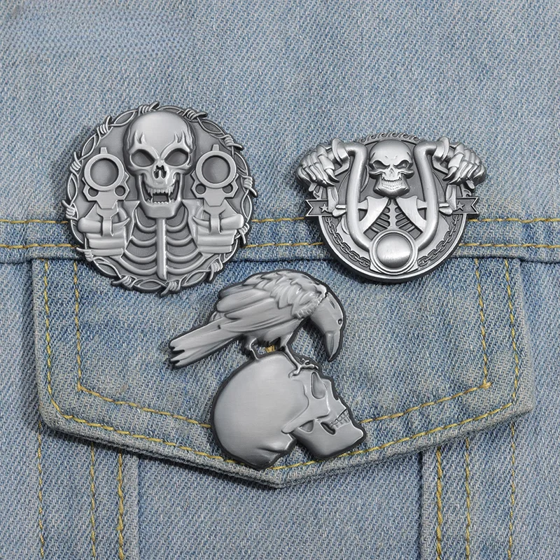 Skull Crow Enamel Pins Custom Motorcycle Club Brooches Lapel Badges Punk Gothic Halloween Horror Jewelry Gift Drop Shipping