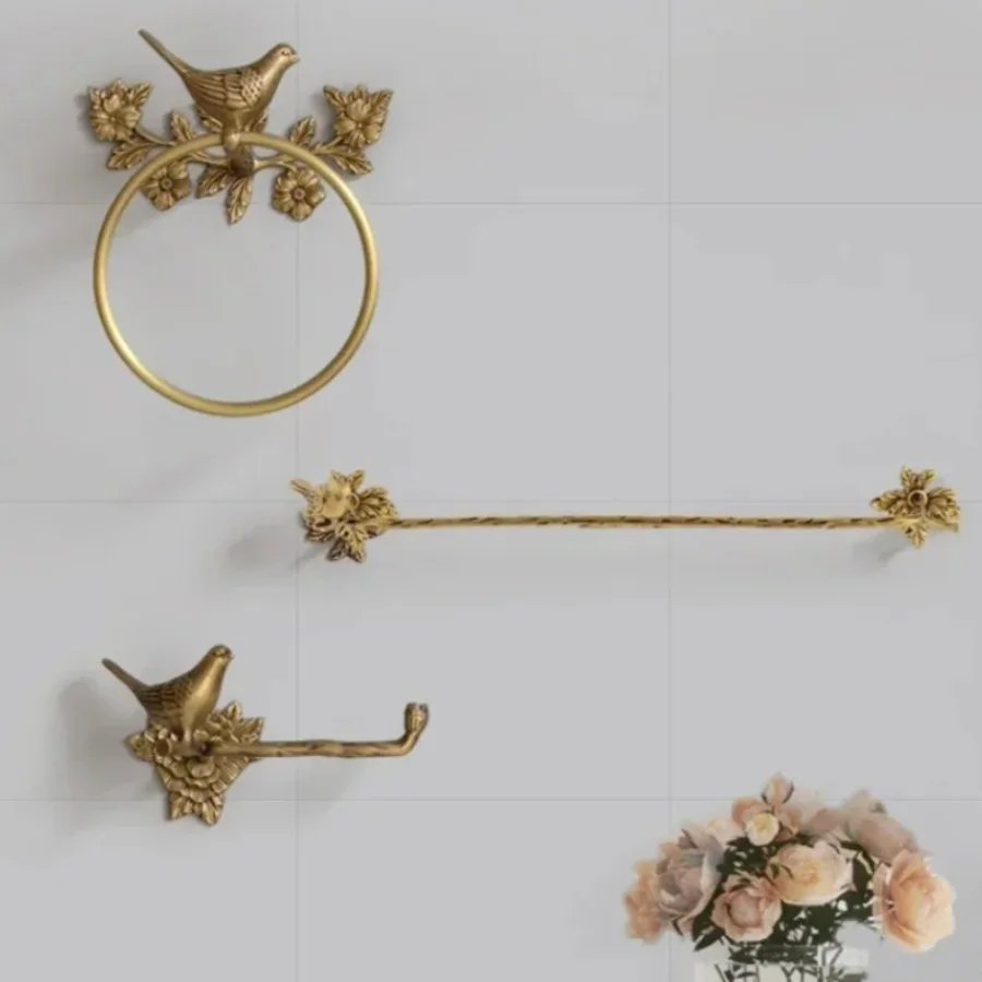

Luxury Copper Bathroom Hangers Retro Brass Bird Towel Ring Clear Texture Punch-Free Towel Holder Antique Bathroom Storage