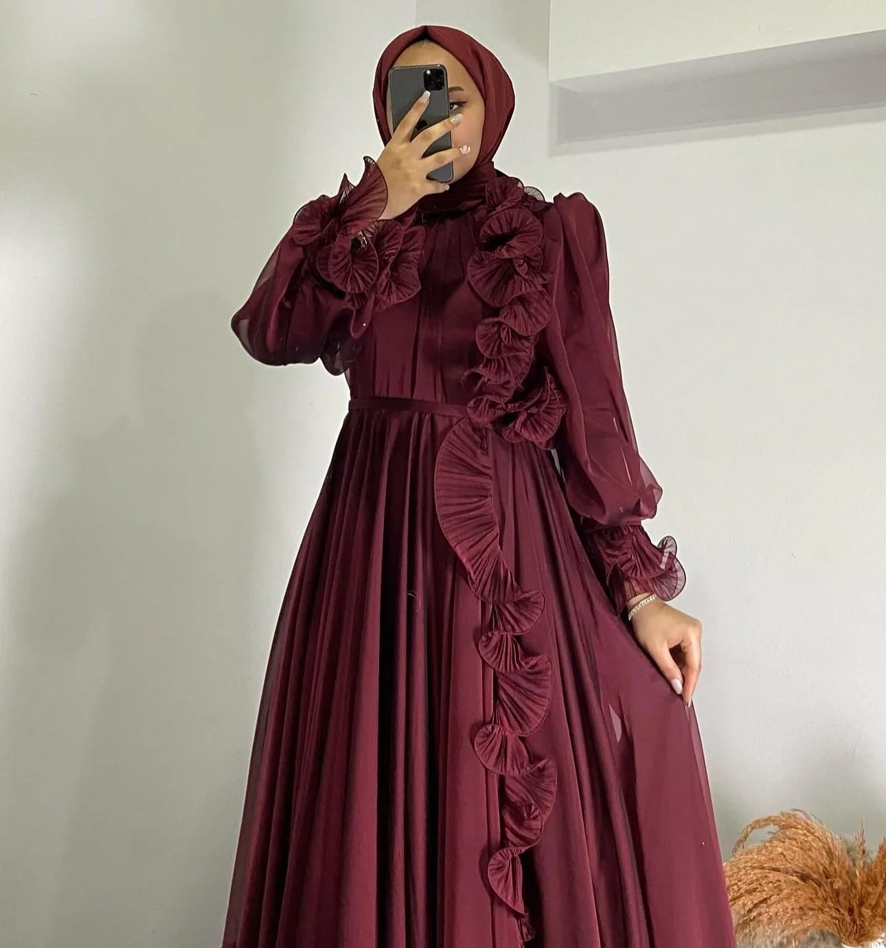 فستان سهرة شيفون رشيق مخصص على شكل حرف a مكشكش عالي الجودة وأكمام طويلة ورقبة دائرية بطول الأرض فساتين سهرة