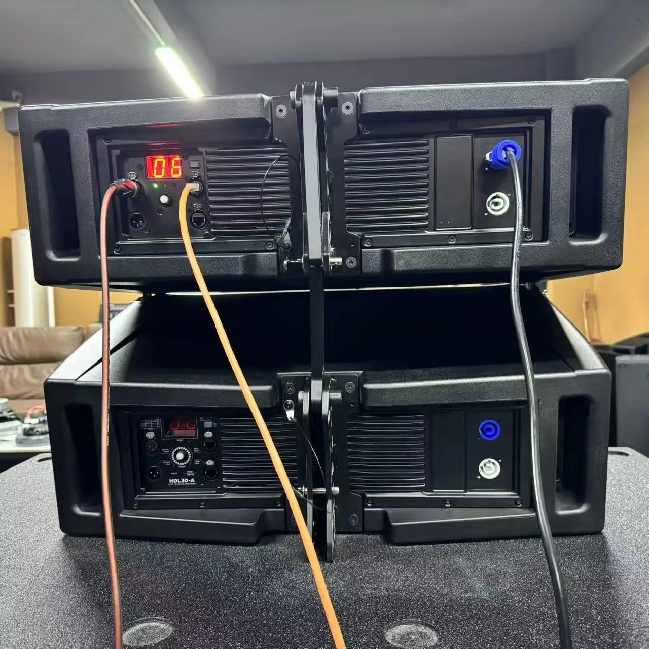 Picture 4: Line Array Speaker HDL30a  Double 10 Inch Active Line Array with Neodymium   Speakers Dj Powered Sound System