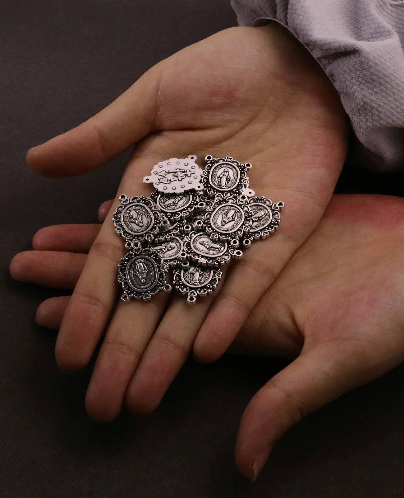 20Pcs Floral Our Lady Medalla Milagrosa Centerpieces Christian Virgin Mary Rosary Center Part Connectors DIY Jewelry Accessories