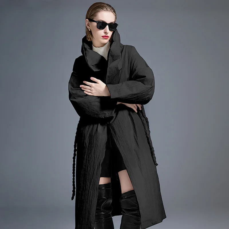 เสื้อแจ็คเก็ตผู้หญิงดีไซน์หรูหราสำหรับฤดูหนาว แจ็คเก็ตขนเป็ดหนานุ่ม อุ่นสบาย พร้อมเข็มขัด คุณภาพสูง ยาวคลุมเข่า กันลม