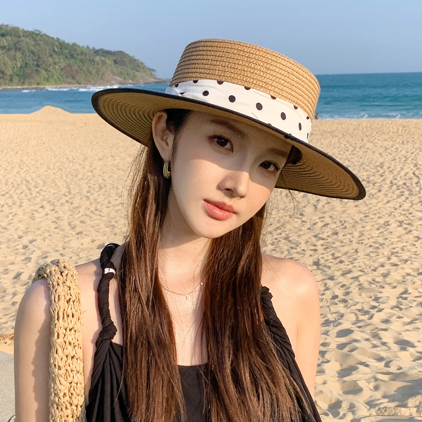 

Новая модель 2026 года: Женская летняя пляжная соломенная шляпа с широкими полями, ручной работы, с плоским верхом, для защиты от солнца, повседневная уличная кепка