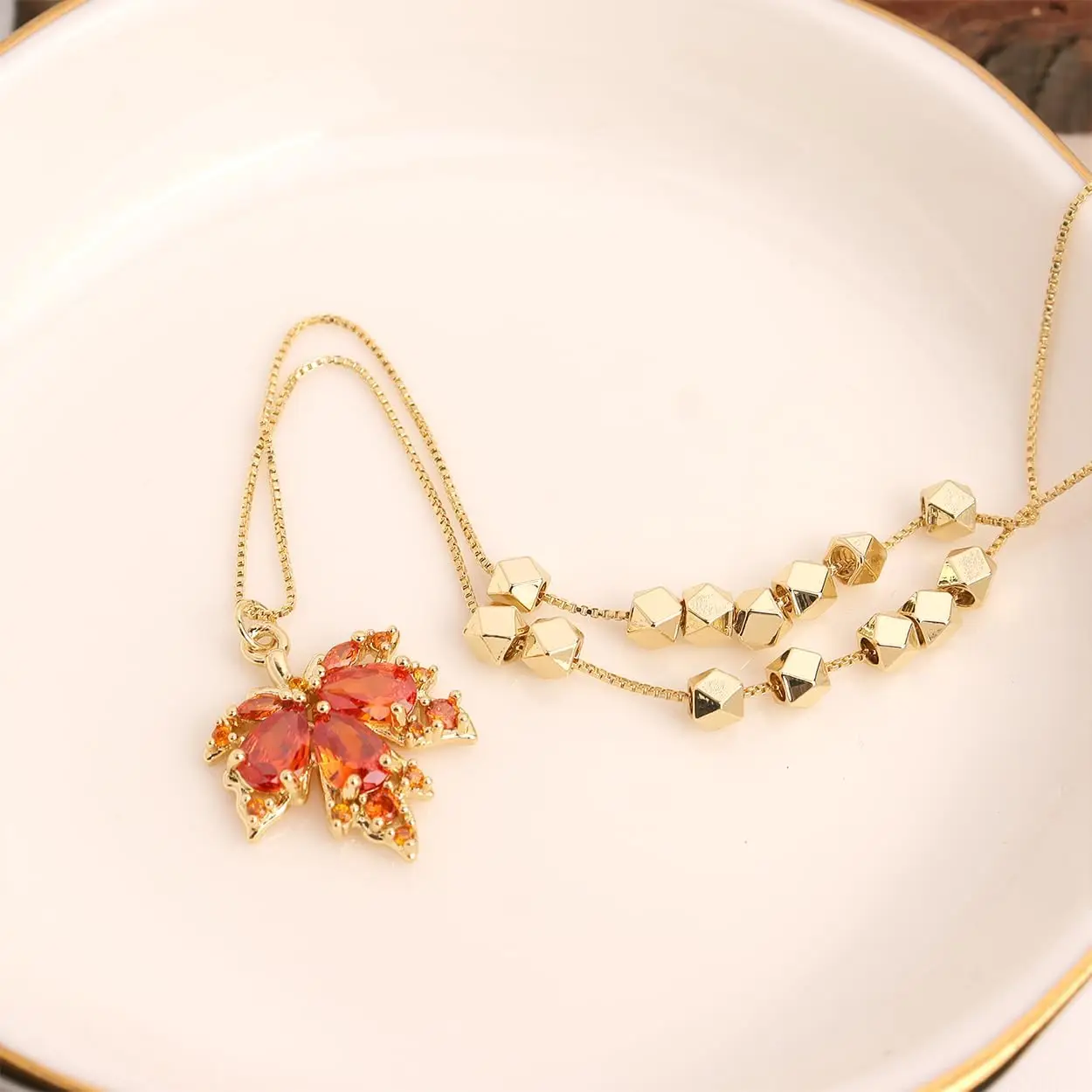 Maple Leaf Dainty Chain Simple Pendant Necklace for Women Cute Statement Rhinestone Necklace Thanksgiving Christmas Jewelry Gift