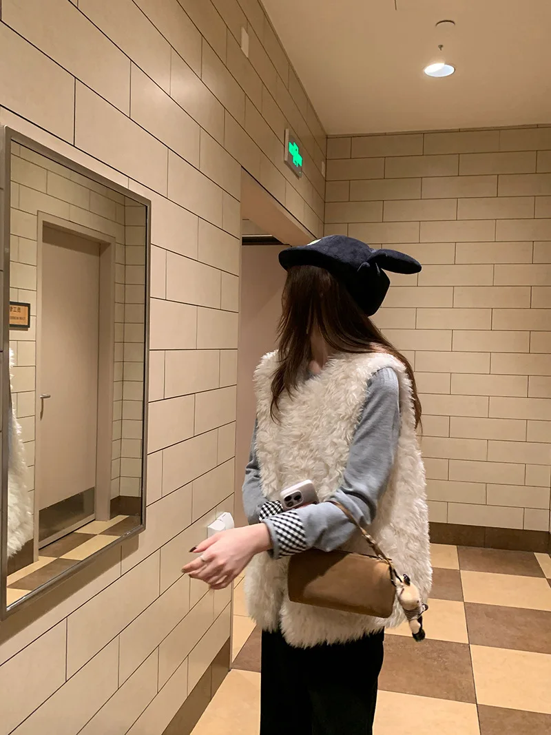 Women Faux Fur Vest Coats Solid Fur Jackets Cotton Linen Round Neck Sleeveless Single Breasted Loose Casual 2026 Autumn Winter