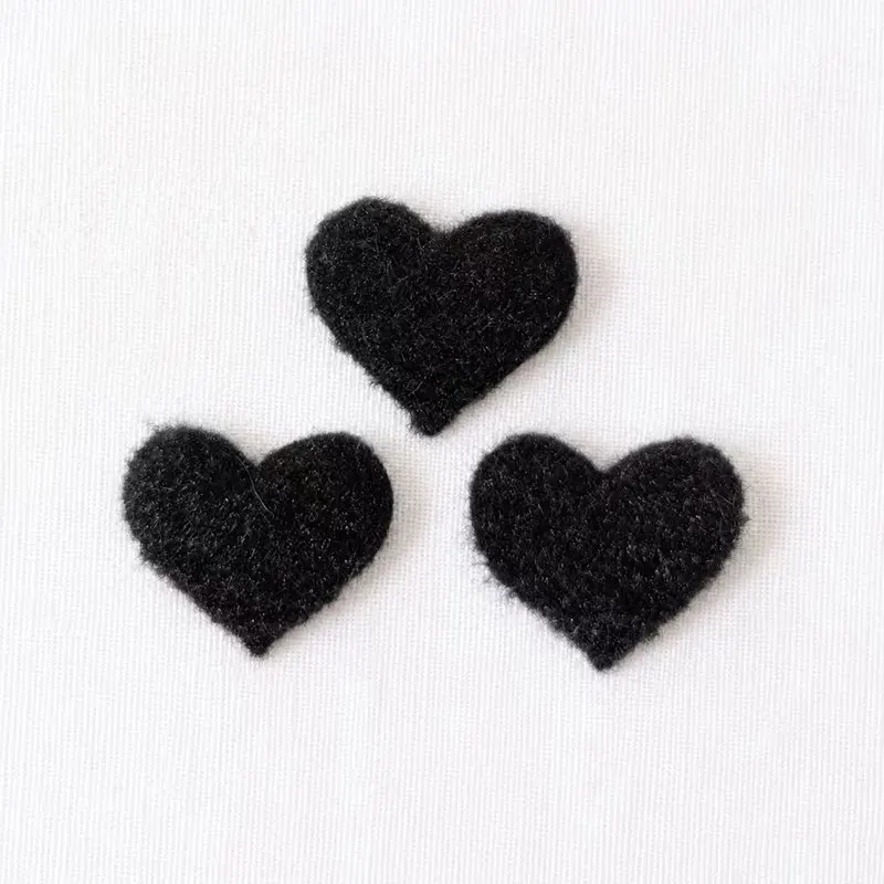 100 Stück Gekräuselte Filz-Herz-Applikationen 3,3x3,5cm Haarspangen-Zubehör für Stofftaschen, Hüte, Socken-Dekorationen – Detail 10