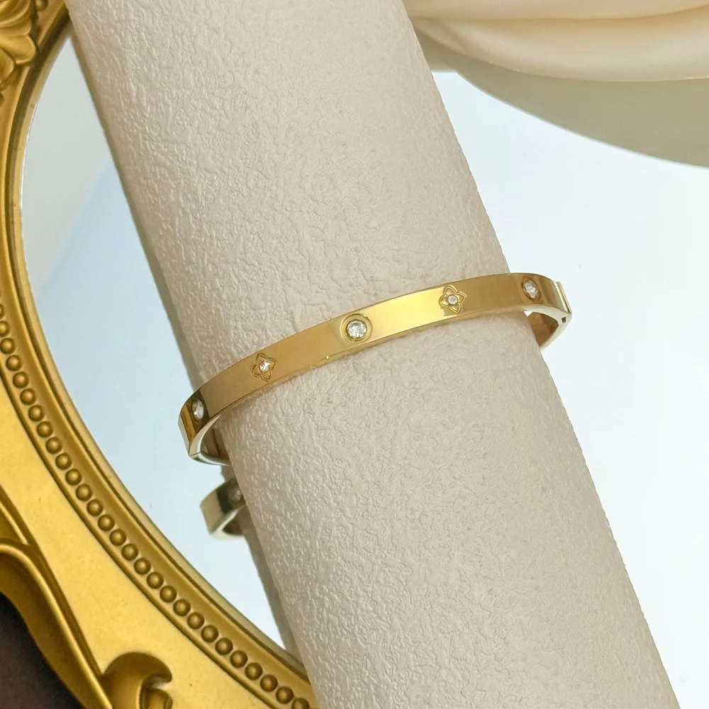 سوار ذهبي مرصع بالألماس من الفولاذ المقاوم للصدأ، سوار مجوف بأربع أوراق البرسيم، سوار ذهبي للسيدات من الفولاذ المقاوم للصدأ