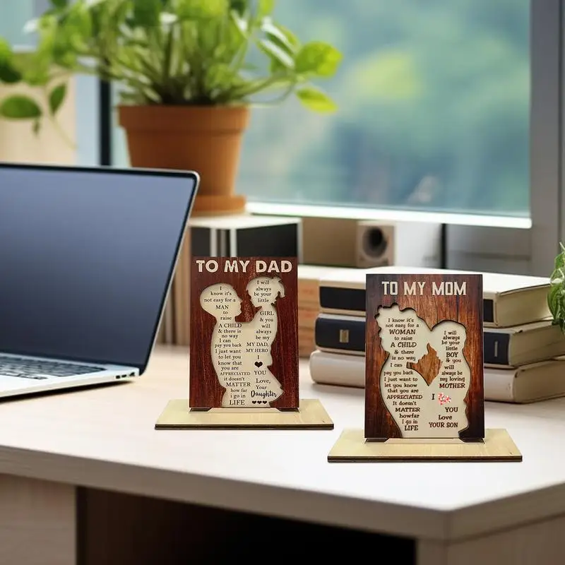 علامات خشبية لعيد الآباء منقوشة لأمي، علامة مركزية مدروسة محفورة لطاولة غرفة المعيشة وعيد الأم والأب