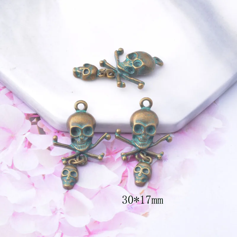 10 Stück/Set Legierung Halloween Gothic Piraten-Totenkopf-Anhänger Punk Antike Cyan-Grimasse Lustiges Gesicht Anhänger für DIY Ohrringherstellung – Detail 6