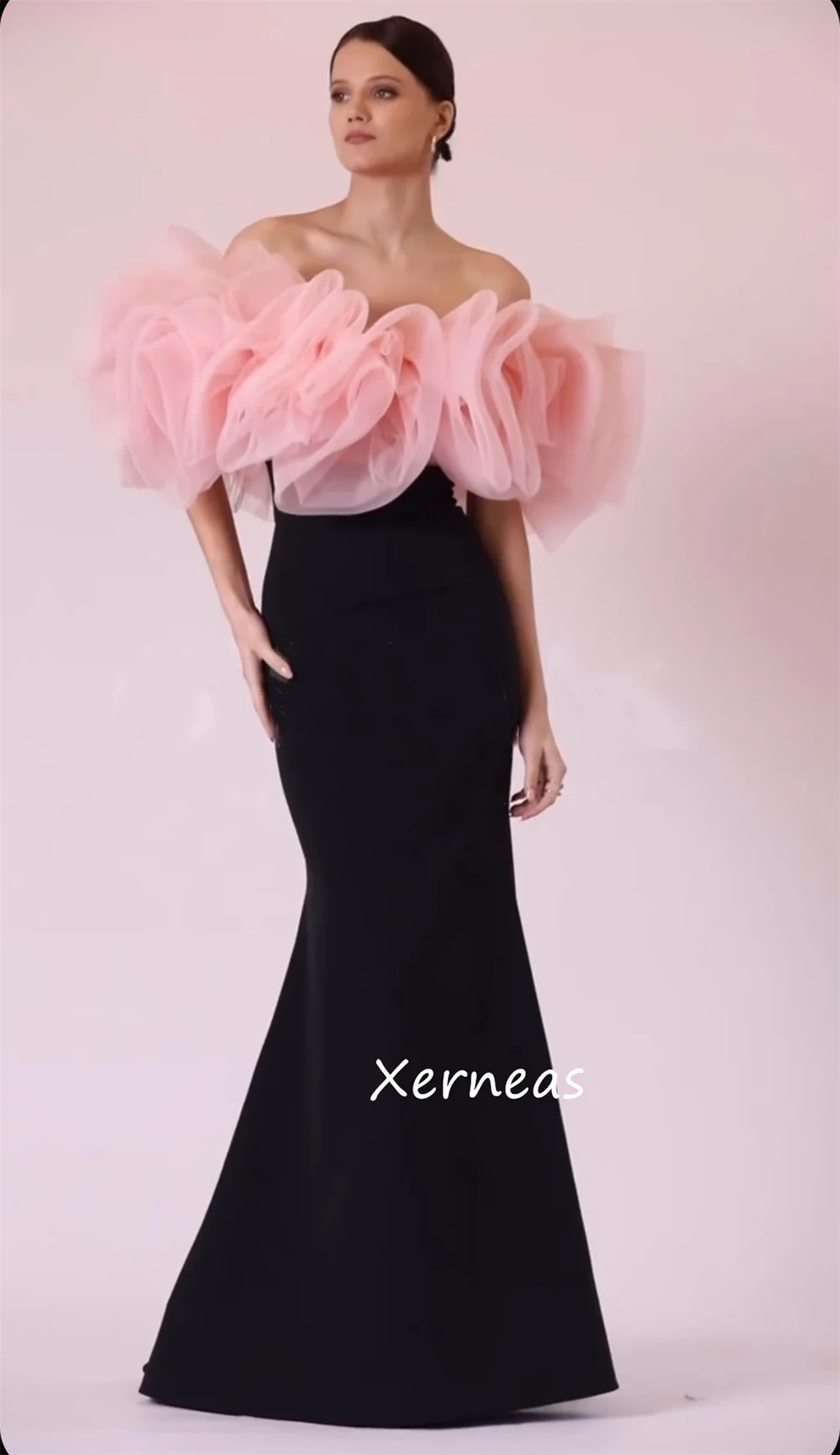 カスタマイズされた中国風のプリーツフラワーマーメイドオフショルダーロングドレスオーダーメイドの機会絶妙なモダンなスタイル