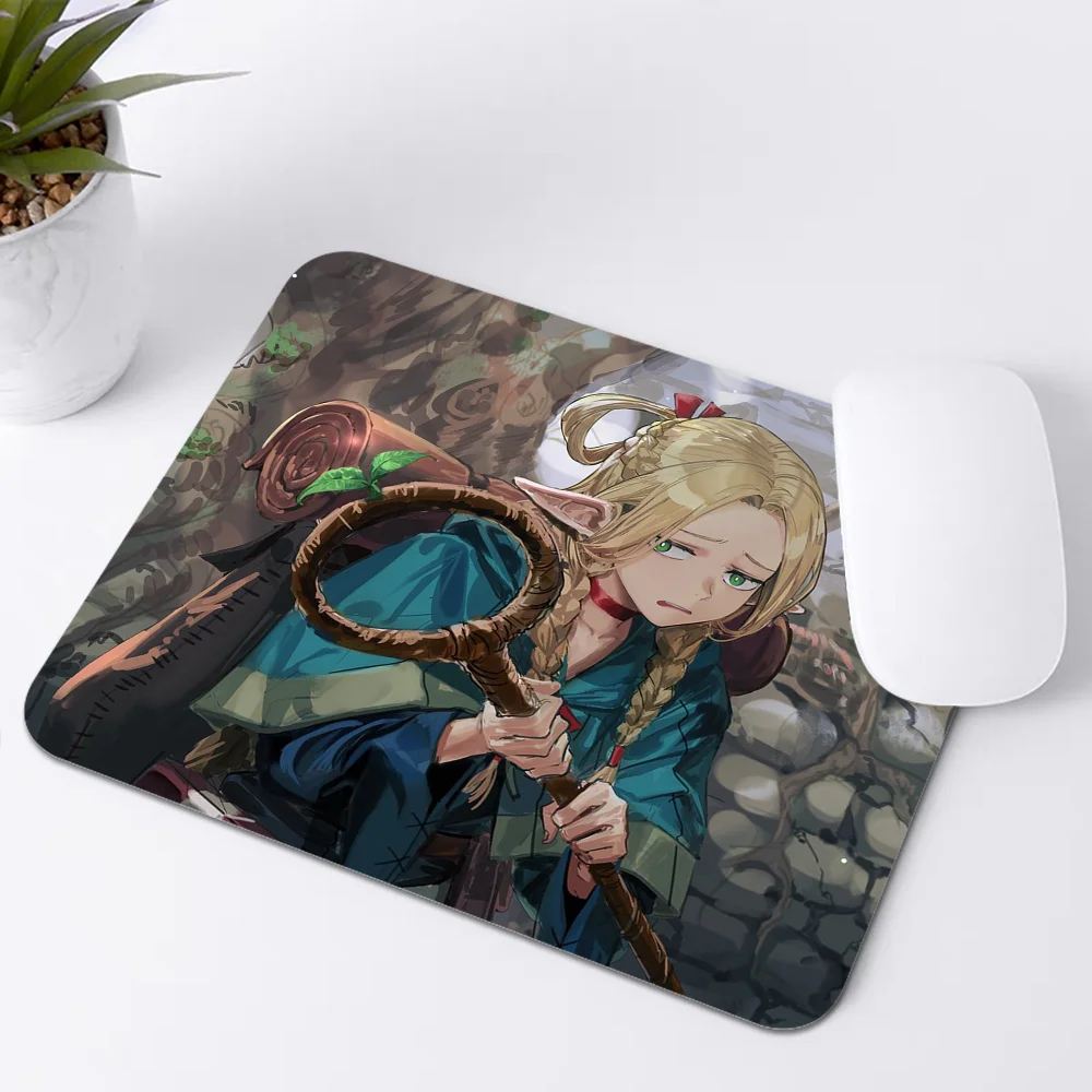 Alfombrilla de ratón antideslizante para ordenador de escritorio, alfombrilla pequeña para ordenador de oficina, teclado de mesa, alfombrilla de ratón grande, decoración de escritorio, Delicious in Dungeon