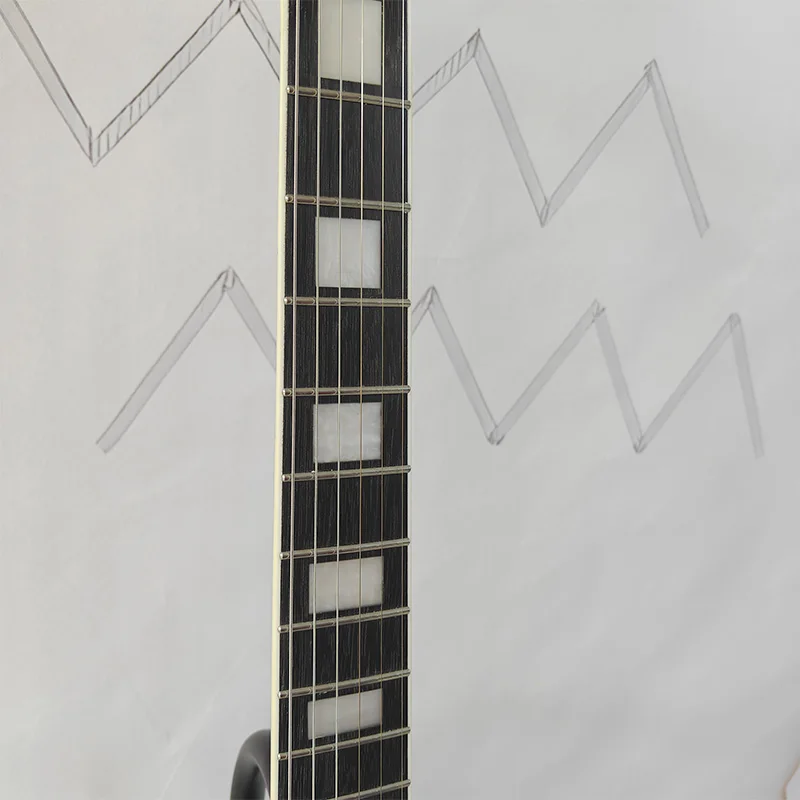 Wine red electric guitar with black and gold pickguard and gold hardware, retro-shaped guitar for band rehearsals and stage performances. Advanced electric guitar with three pickups and fixed bridge, shipped from local warehouse, rock style, right-hand pl